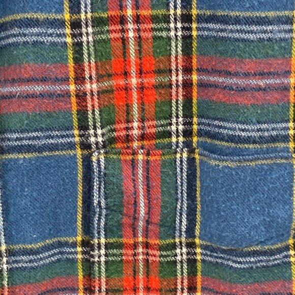 L.L. Bean Traditional Fit Long Sleeve Button Down Flannel Shirt Men's Size M - Picture 2 of 5